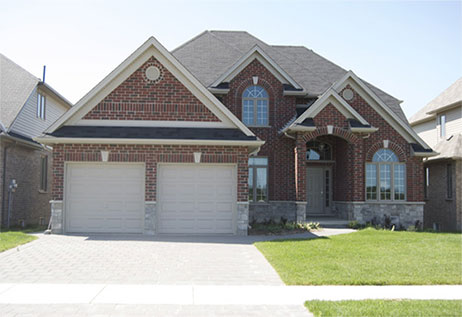 Home in London, Ontario that has undergone an exterior home renovation with the contractors at Davidoff Roofing