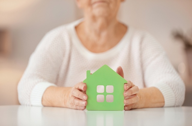 Ontario Renovates helps people with disabilities and seniors in Ontario over 60 years old renovate their homes.